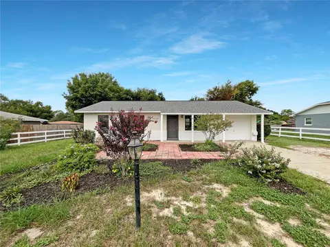 36233 Bristol Cir, Grand Island, FL 32735