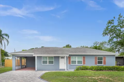 678 Eagle Ave, Eagle Lake, FL 33839
