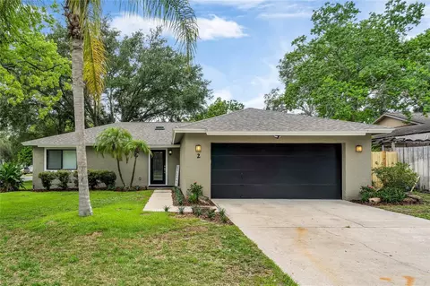 2 Orangewood Ct, Apopka, FL 32703