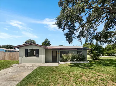 286 W Pearce Ave, Eagle Lake, FL 33839