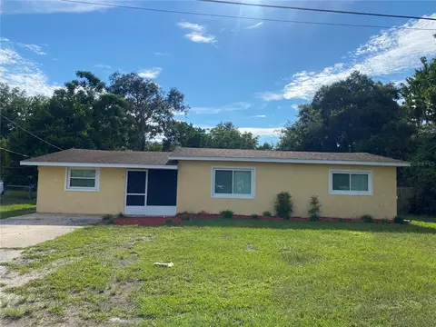 8 Columbine Trl, Debary, FL 32713