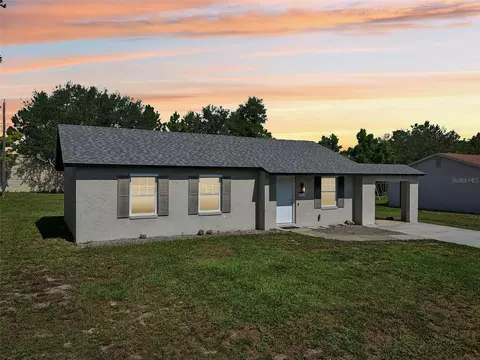 938 W Embassy Dr, Deltona, FL 32725