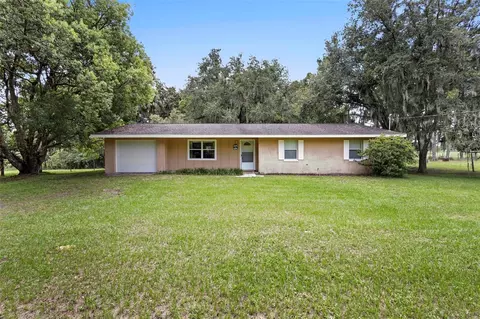 525 E Main St, Geneva, FL 32732