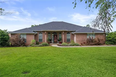 839 Chesapeake Trl, Cantonment, FL 32533