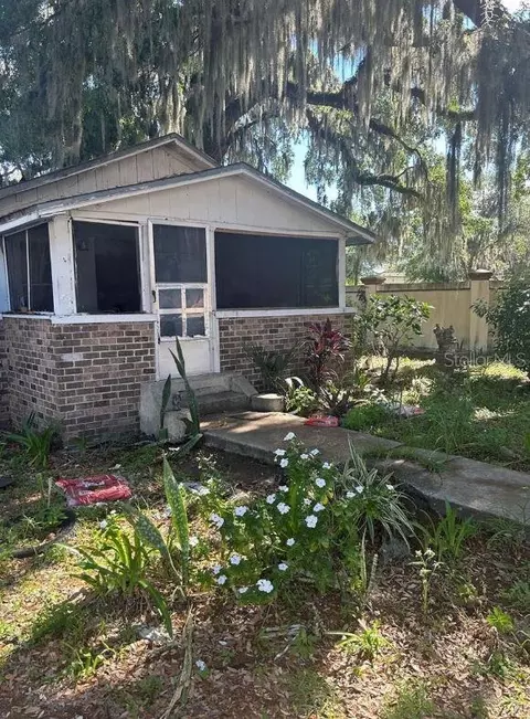 827 E Magnolia St E, Leesburg, FL 34748