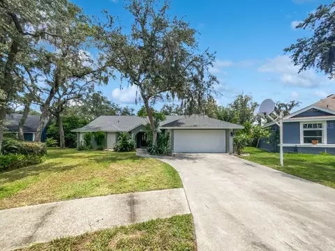 3211 Pine Club Dr, Plant City, FL 33566