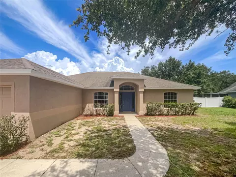 2283 Lake Pointe Cir, Leesburg, FL 34748