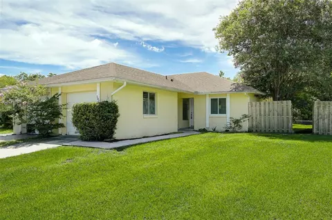 581 Bablonica Dr, Orlando, FL 32807