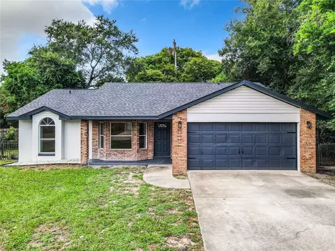 572 Fuller Ave, Deltona, FL 32725