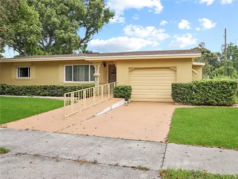 6809 Ambassador Dr, Orlando, FL 32818