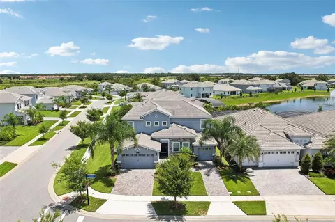 8887 Backspin Ln, Champions Gate, FL 33896