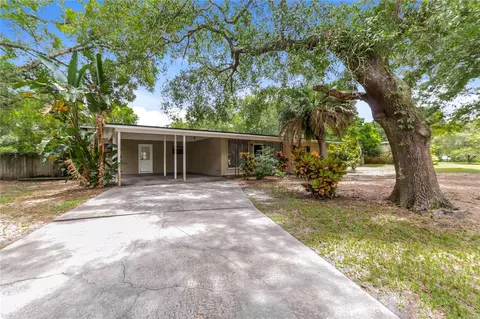 915 Hillside Dr, Lutz, FL 33549