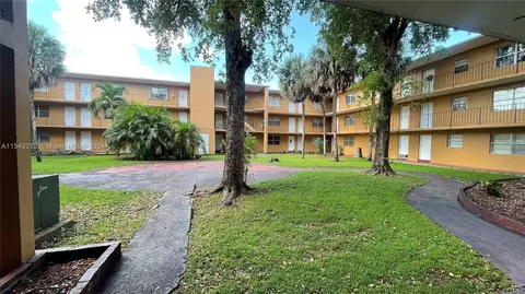 1280 W 54 St #306B, Hialeah, FL 33012