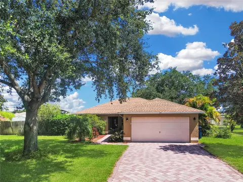 121 Mohawk Cir, Auburndale, FL 33823