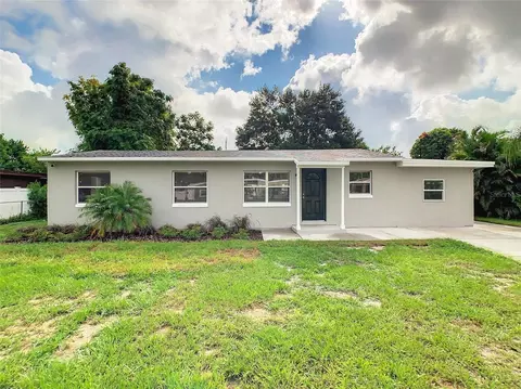 17 S Solandra Dr, Orlando, FL 32807