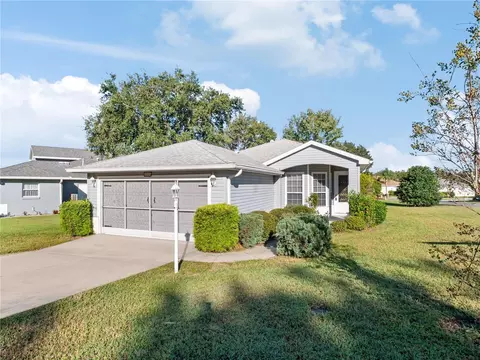 20505 Queen Alexandra Dr, Leesburg, FL 34748