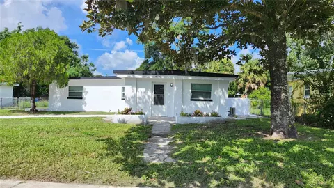 4200 Meadowbrook Ave, Orlando, FL 32808