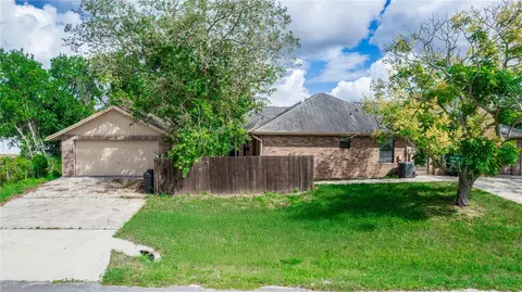 1135 E Lombardy Dr, Deltona, FL 32725