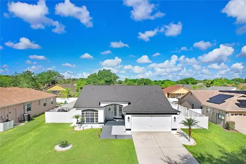 814 Sand Ridge Dr, Valrico, FL 33594