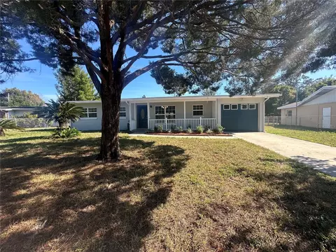111 Lake Dot Dr, Sanford, FL 32773