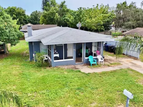325 W 9th St, Frostproof, FL 33843