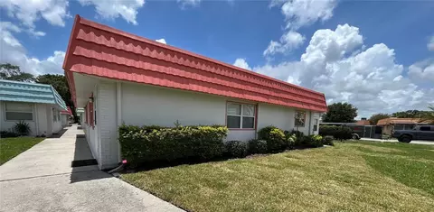 1802 Bedford Ln #15, Sun City Center, FL 33573