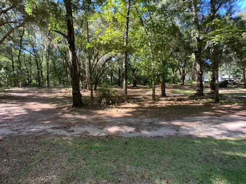 18430 NW 57th Ct, Reddick, FL 32686 photo 1