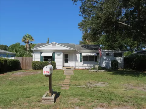 925 60th St S, Gulfport, FL 33707