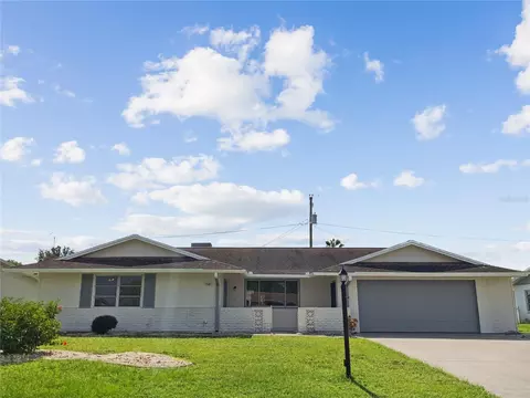 716 Fox Hills Dr, Sun City Center, FL 33573
