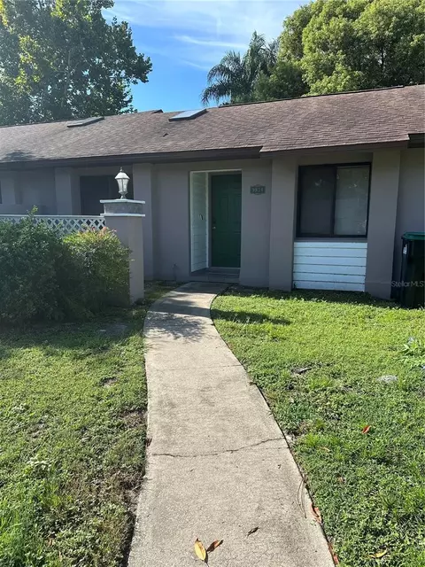 9934 River Crest Ct, Orlando, FL 32825