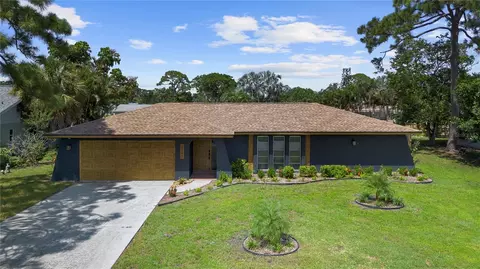 2243 Pine View Cir, Sarasota, FL 34231