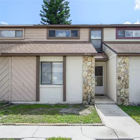 2705 Hunt Club Ln, Orlando, FL 32826