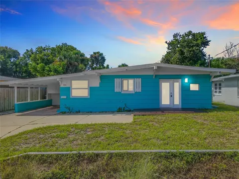 266 Pelican Ave, Daytona Beach, FL 32118