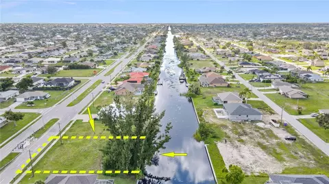 121 Gleason Pkwy, Cape Coral, FL 33914