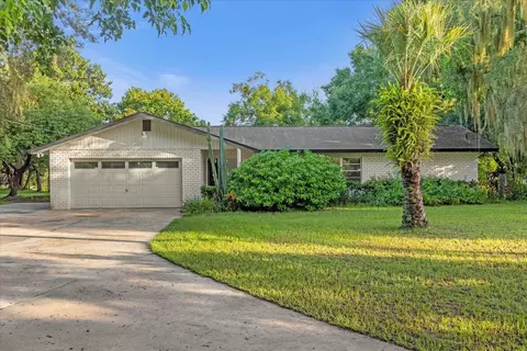 17 Valencia Cir, Debary, FL 32713