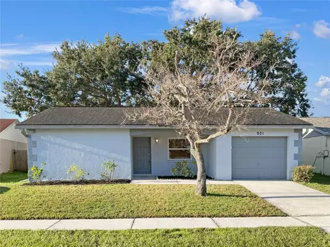 901 Axlewood Cir, Brandon, FL 33511