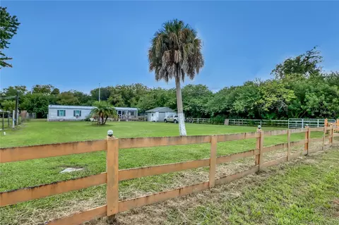 2515 Wiley Ave, Mims, FL 32754