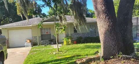 226 W 10th St, Apopka, FL 32703