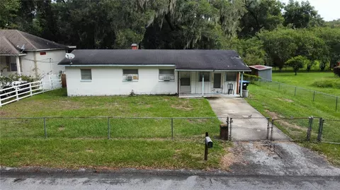 821 E 10th St, Apopka, FL 32703