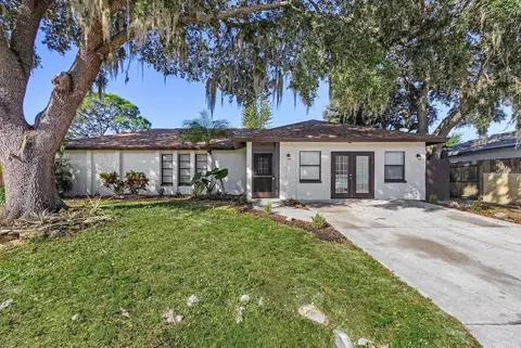4218 Berkshire Dr, Sarasota, FL 34241