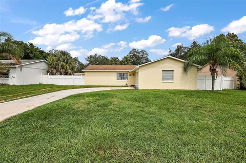 331 Autumn Dr, Apopka, FL 32712