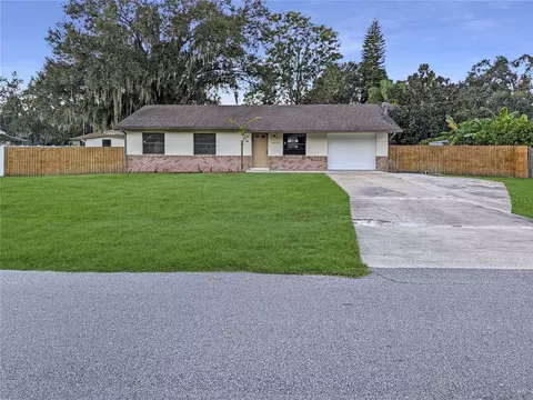 4814 Lake Shore Dr, Saint Cloud, FL 34772