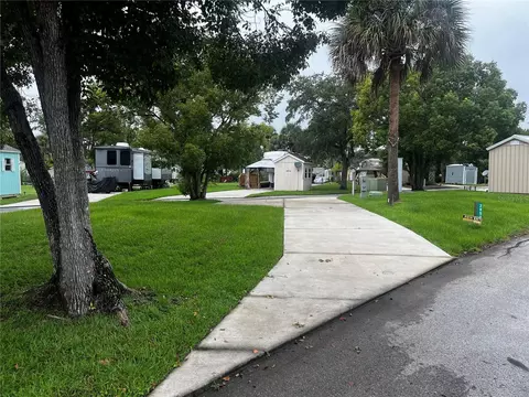2852 NE 103rd Ct, Silver Springs, FL 34488