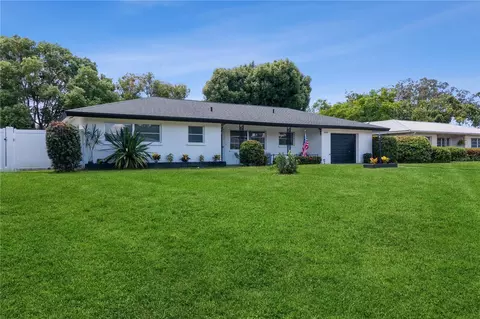 2340 Sunnyside Ln, Sarasota, FL 34239