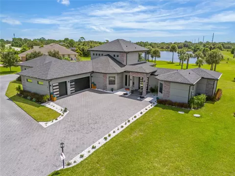 2453 Westhorpe Dr, Malabar, FL 32950