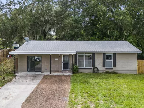 1111 Flamingo Dr, Leesburg, FL 34748