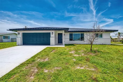 1359 Cambridge Dr, Venice, FL 34293