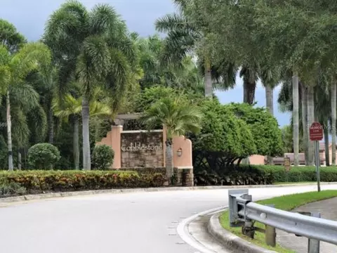 14612 SW 11th St, Pembroke Pines, FL 33027