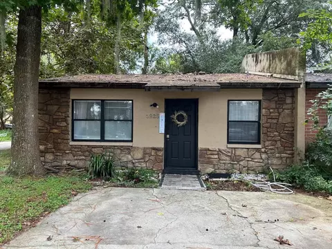 6925 SW 17th Pl, Gainesville, FL 32607