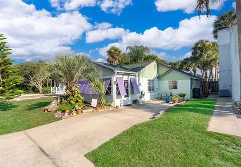 308 Due East St, New Smyrna Beach, FL 32169